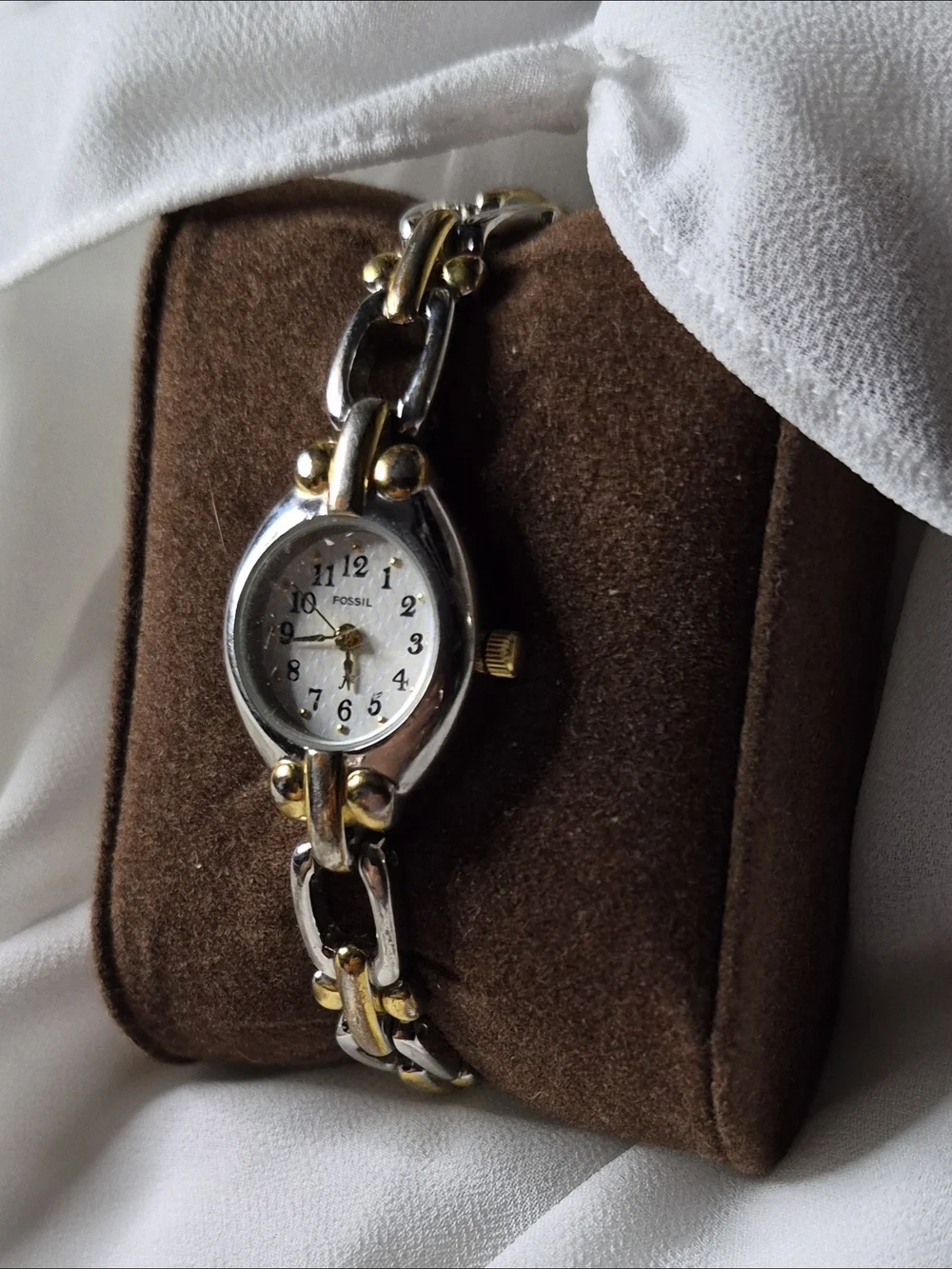 Vintage Fossil F2 Womans Analog Quartz Watch